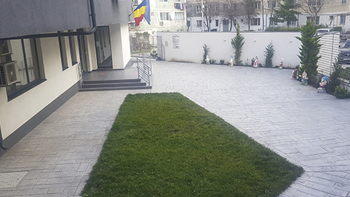 Curtea grădiniței · Grădinița Albă ca Zăpada
